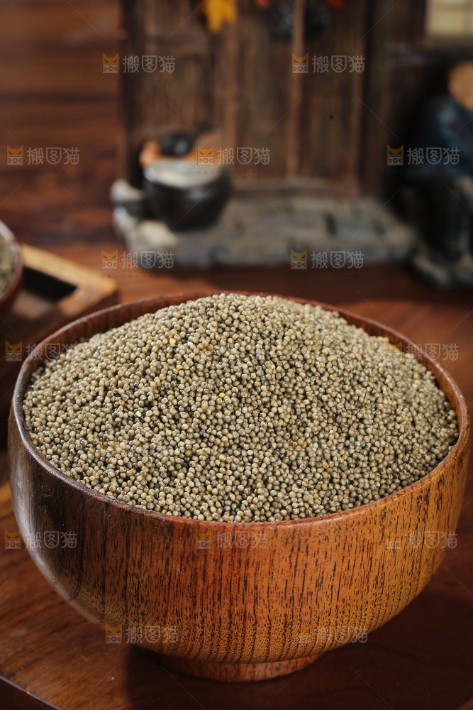 深底上的黑小米