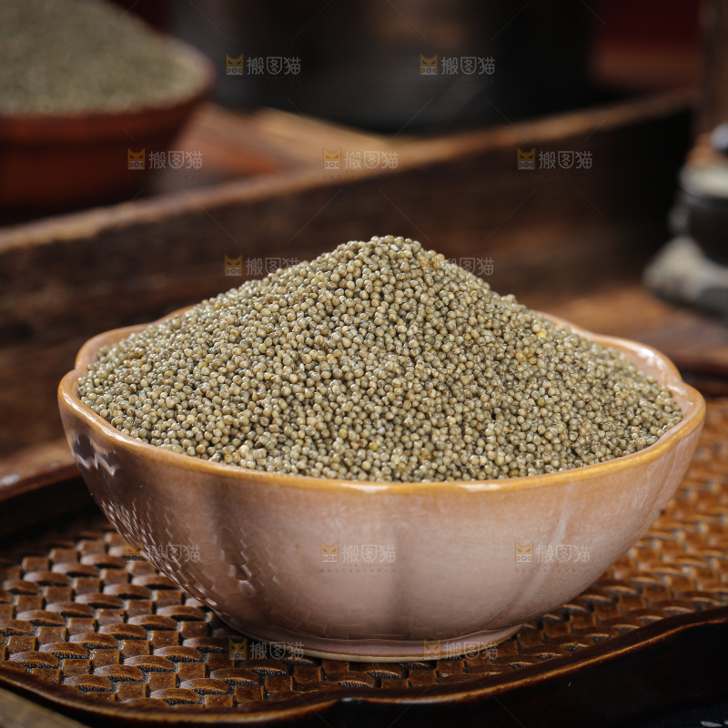 深底上的黑小米