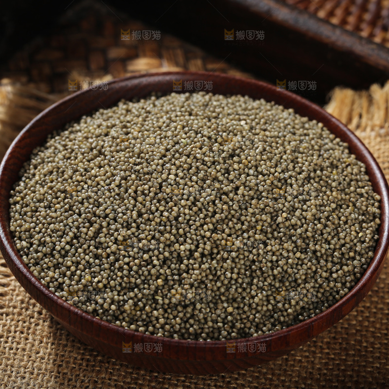 深底上的黑小米