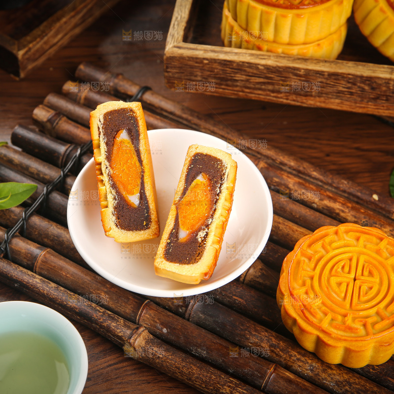 深底上的中秋月饼