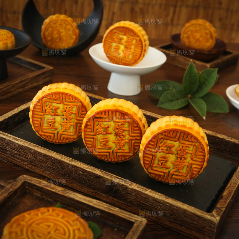 深底上的中秋月饼