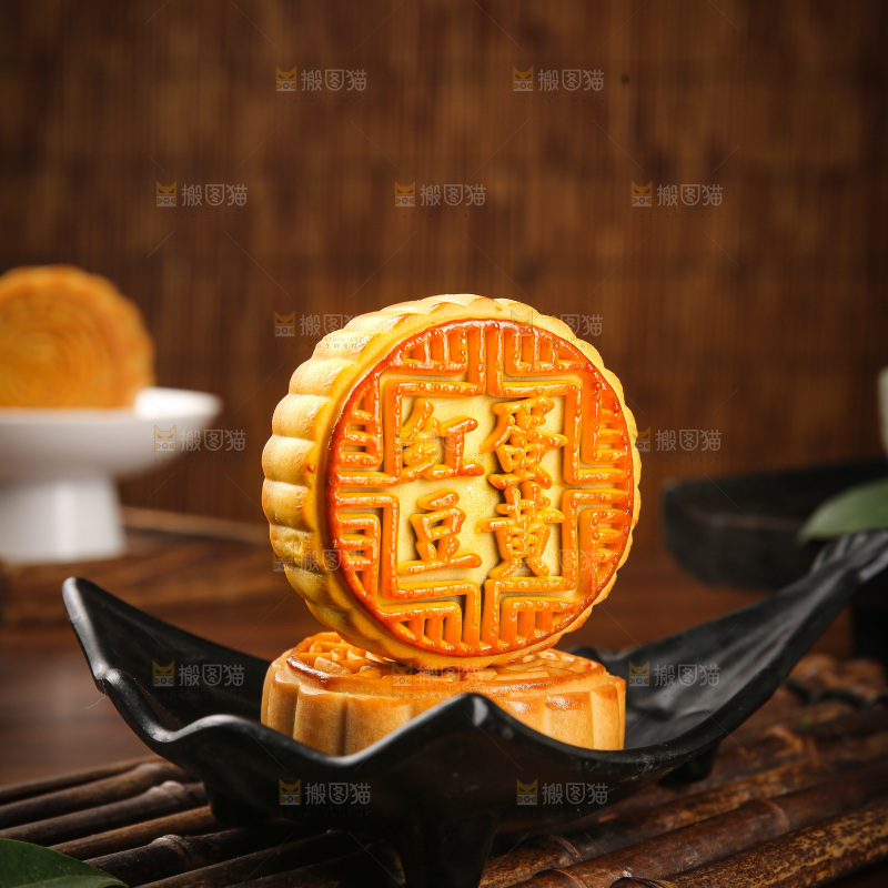 深底上的中秋月饼