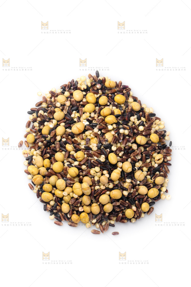 白底上的杂粮豆浆