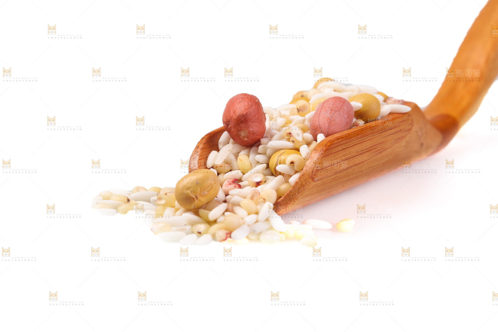 白底上的花生五谷豆浆