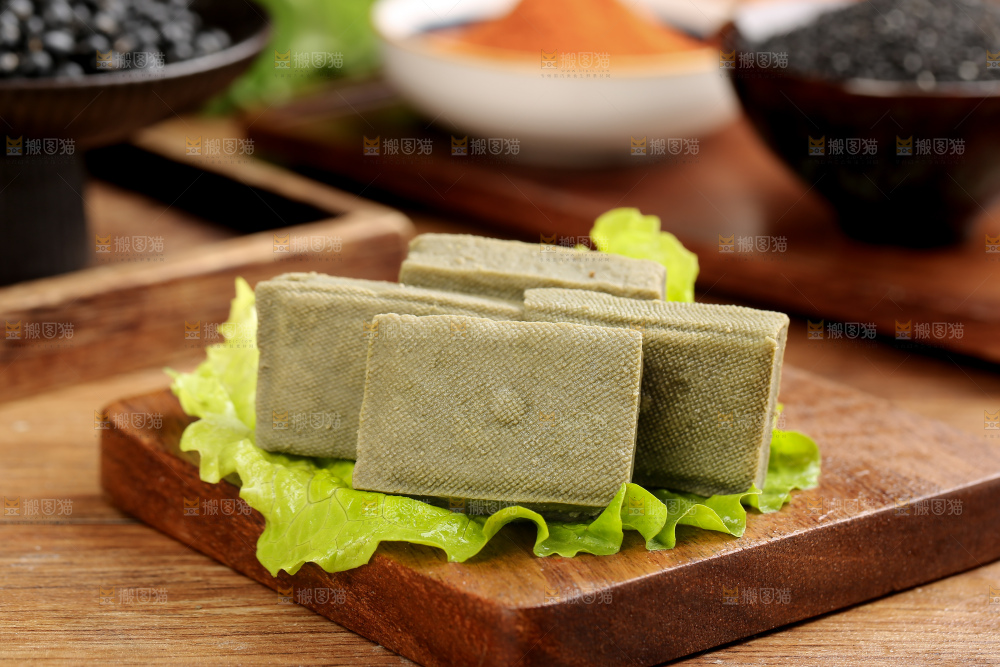 深底上的黑包浆豆腐