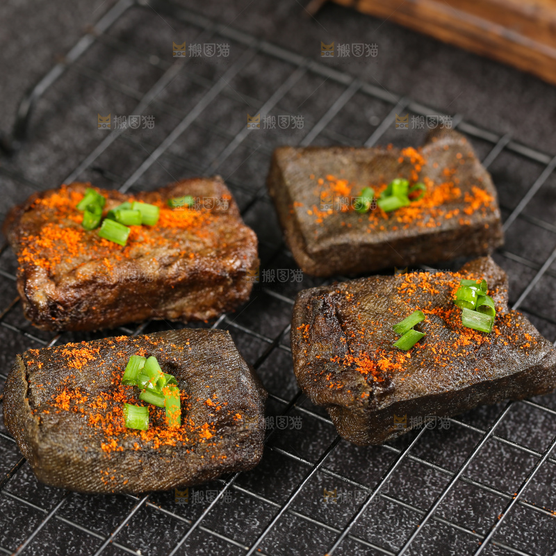 深底上的黑包浆豆腐
