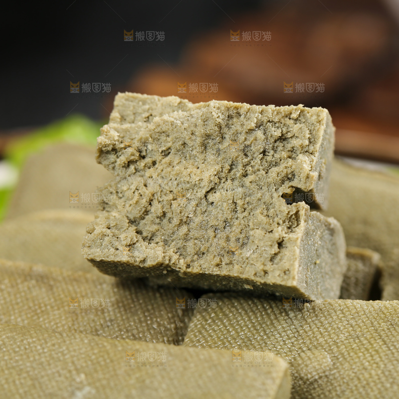 深底上的黑包浆豆腐