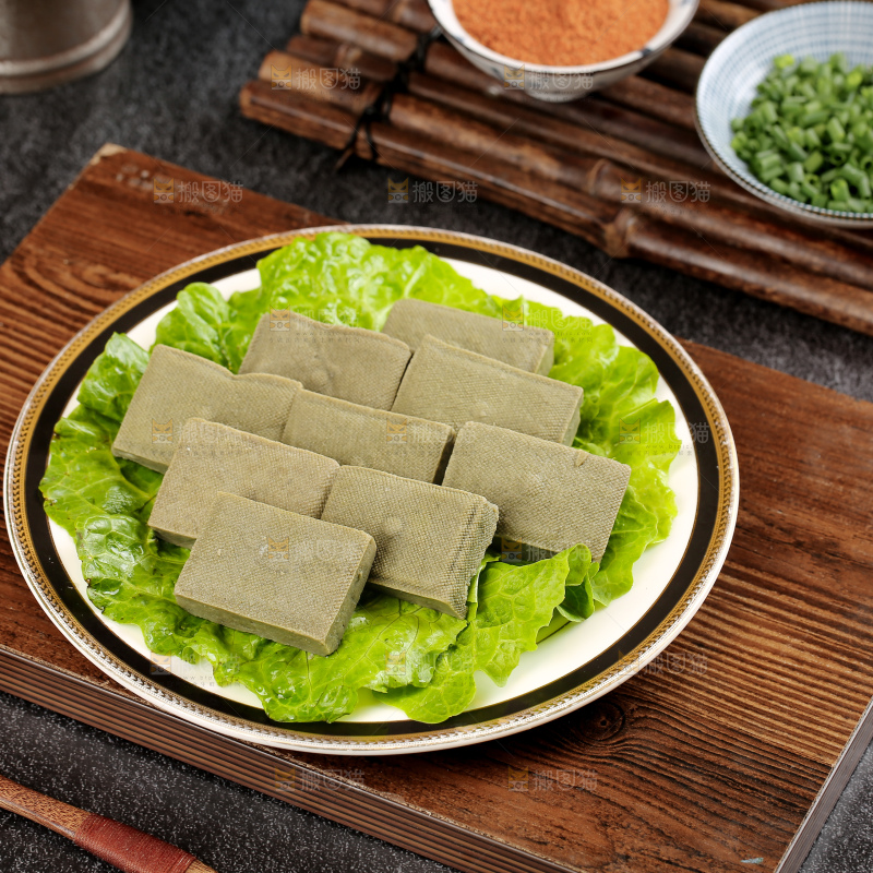 深底上的黑包浆豆腐