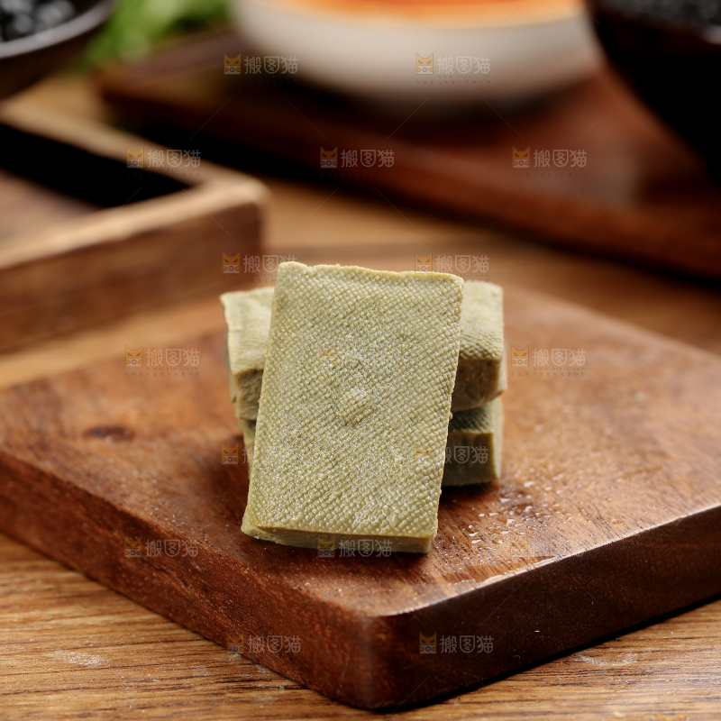 深底上的黑包浆豆腐