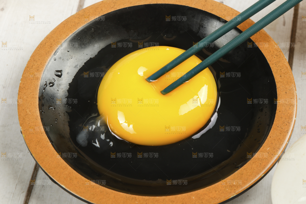 浅底上的鹅蛋