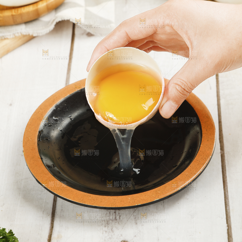 浅底上的鹅蛋