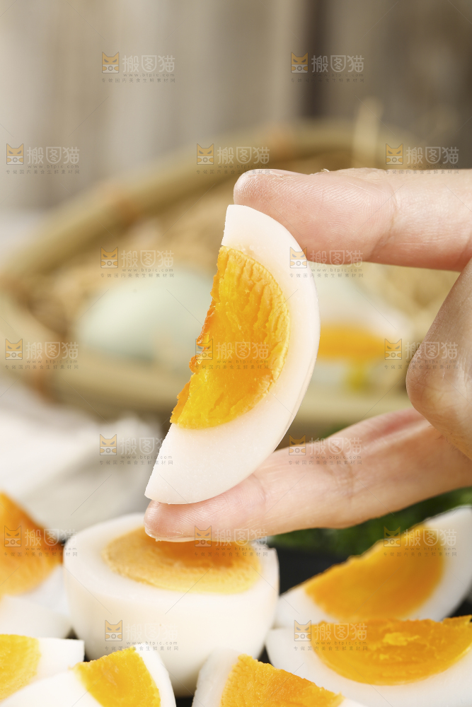 浅底上的鸭蛋