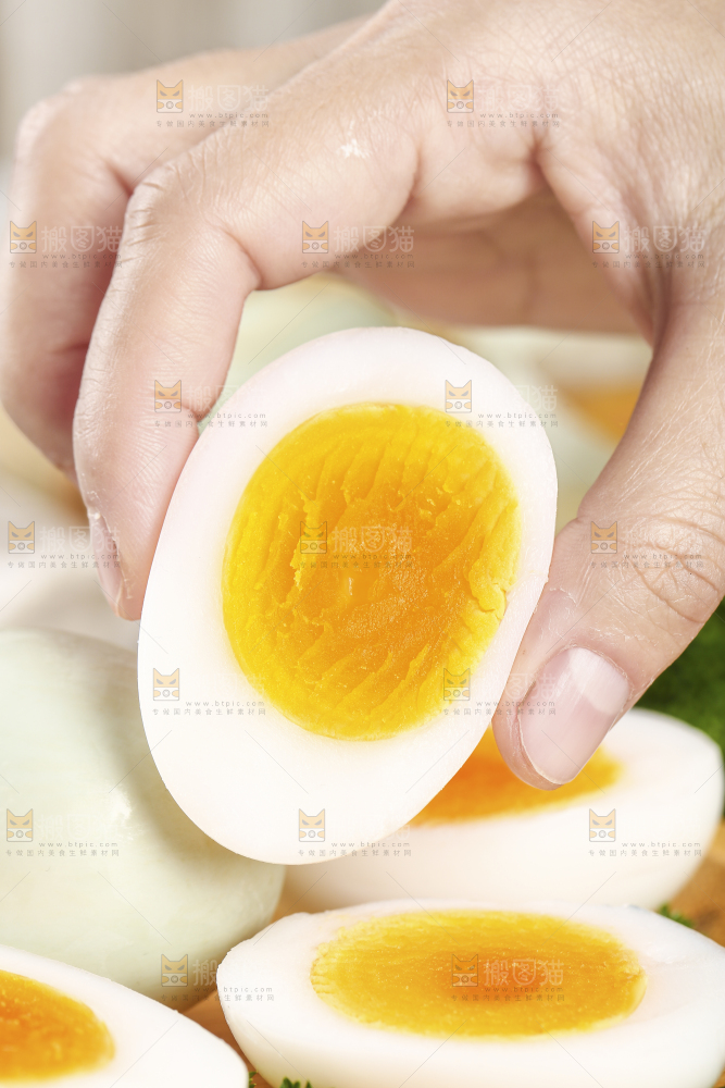 浅底上的鸭蛋