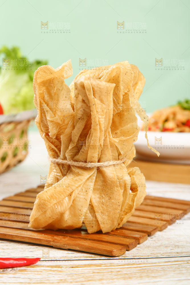 浅底上的人造肉