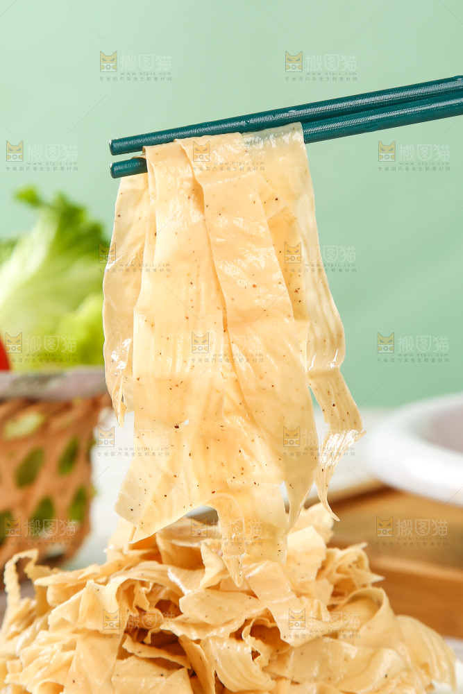 浅底上的人造肉