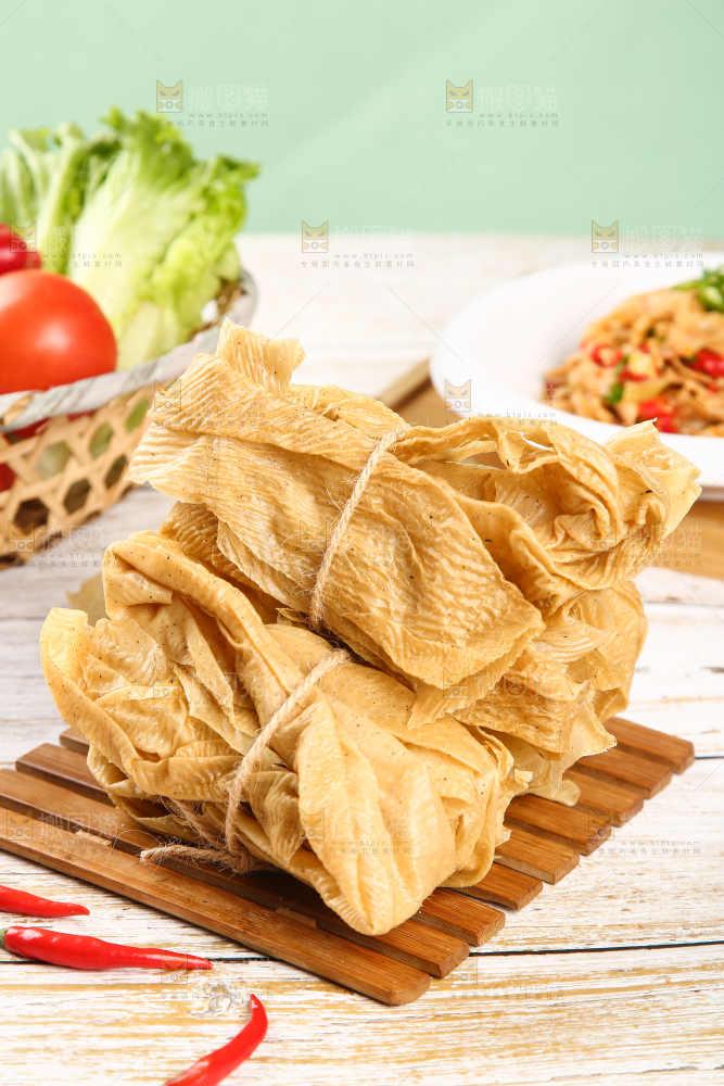 浅底上的人造肉