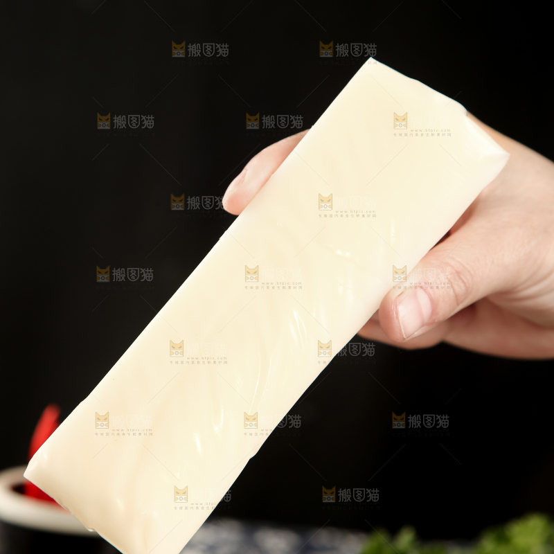 深底上的脆皮年糕