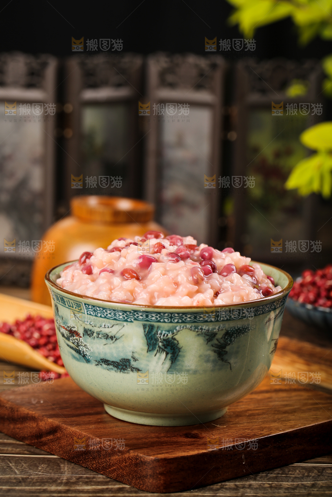 木底上的红豆粥