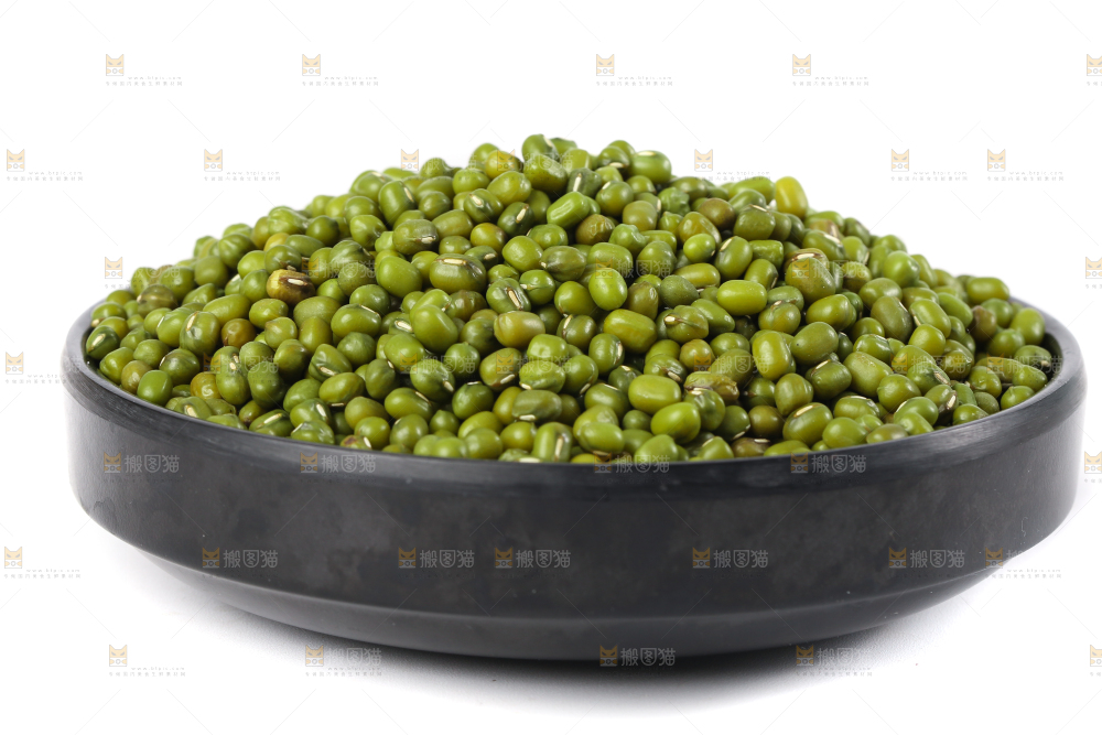 白底上的绿豆