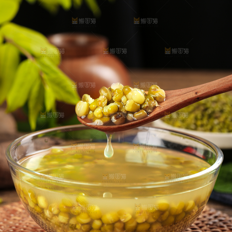 木底上的绿豆汤