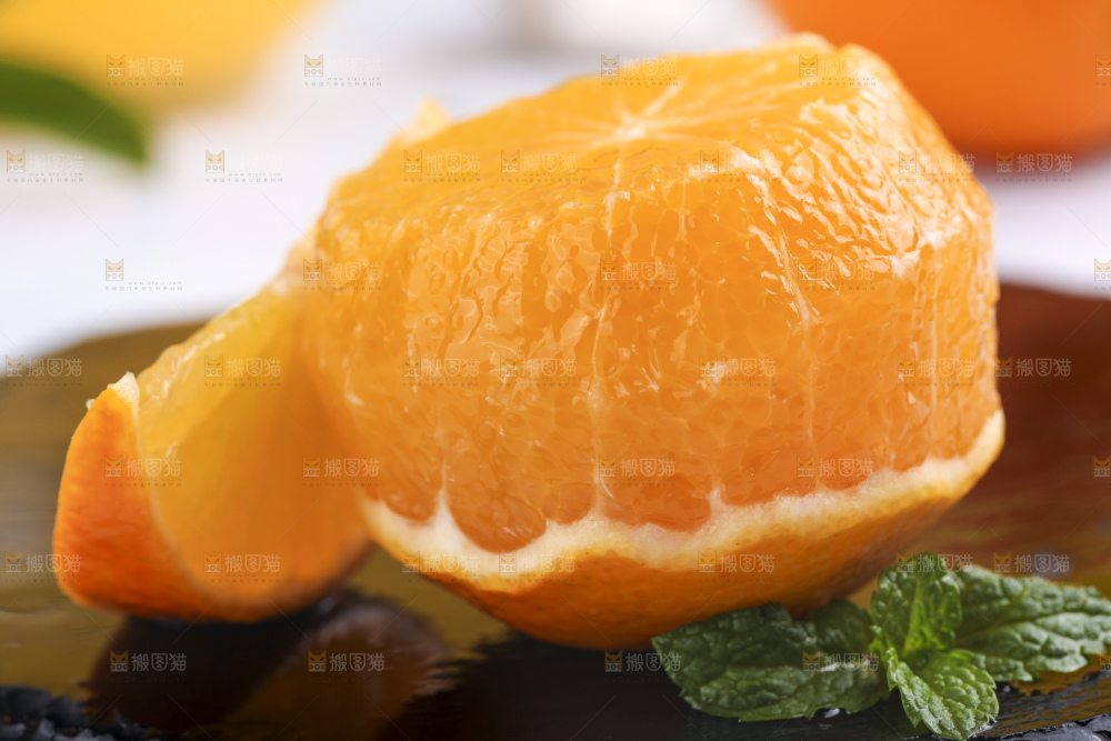 浅底上的爱媛果冻橙