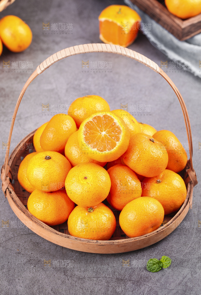 深底上的沙糖桔