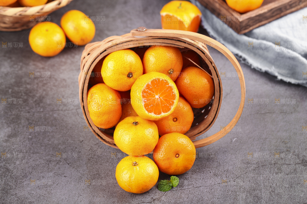 深底上的沙糖桔