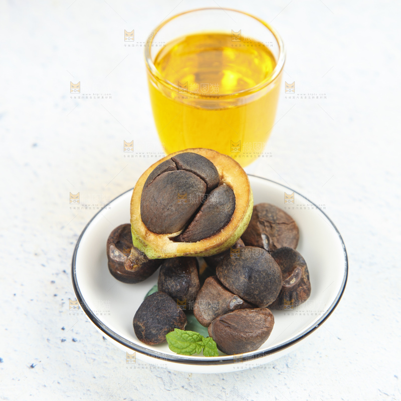浅底上的茶籽