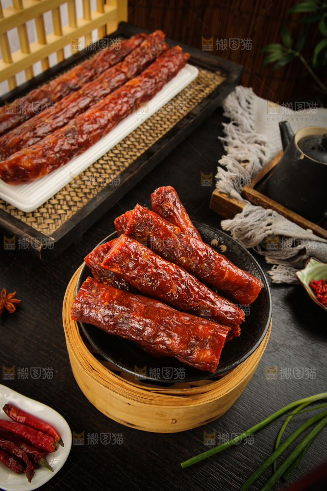 深底上的麻辣香肠