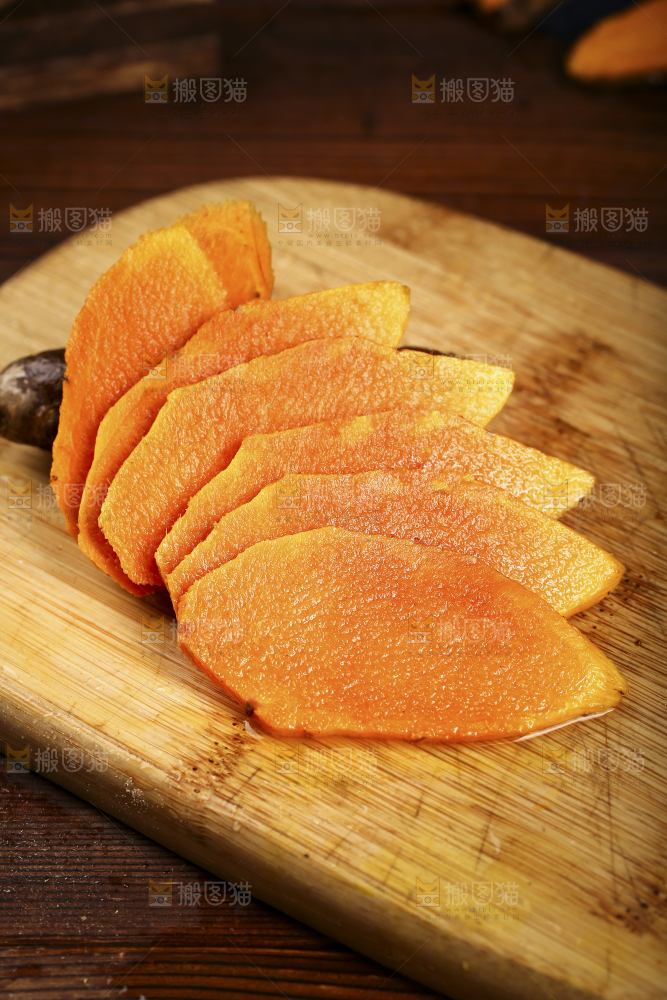 深底上的姜黄