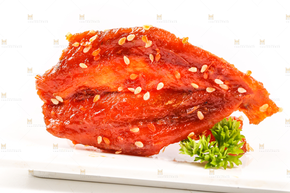 白底上的蜜汁红娘鱼