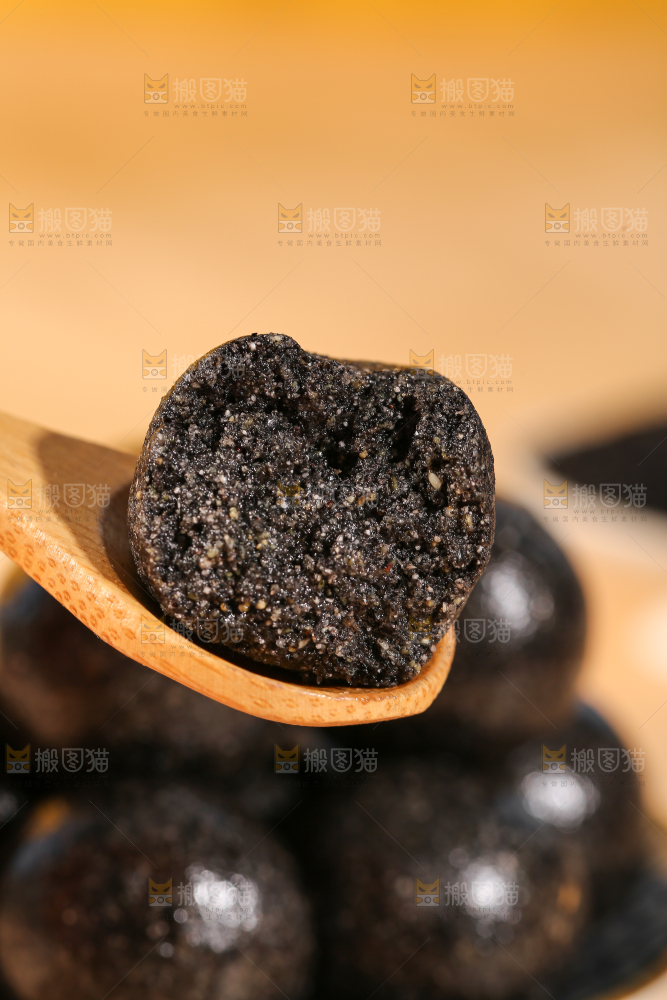 浅底上的芝麻丸