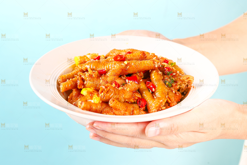 浅底上的香辣鸡爪