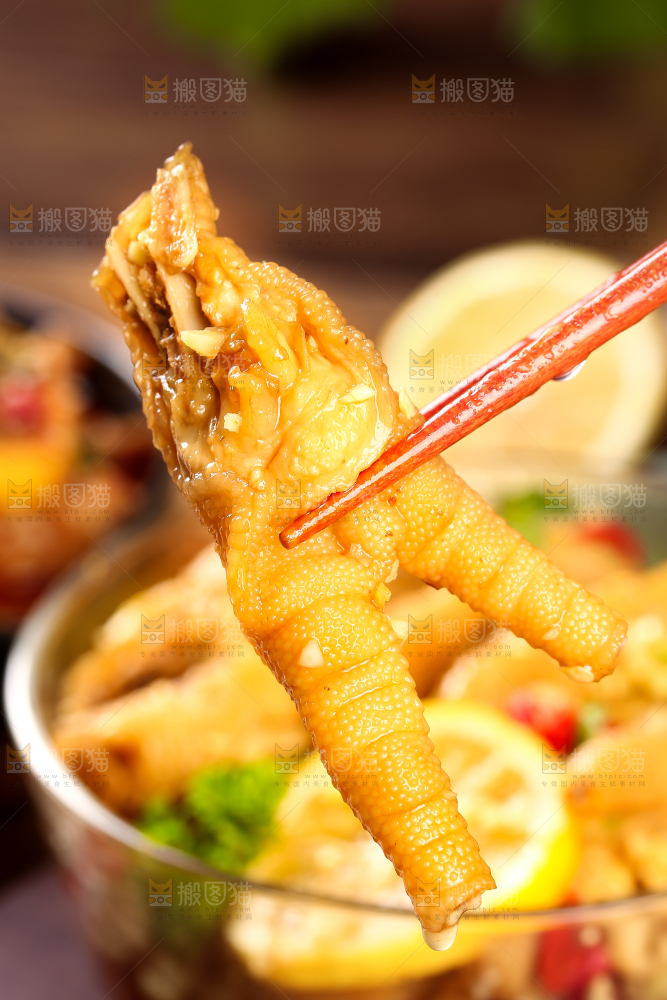 深底上的柠檬鸡爪