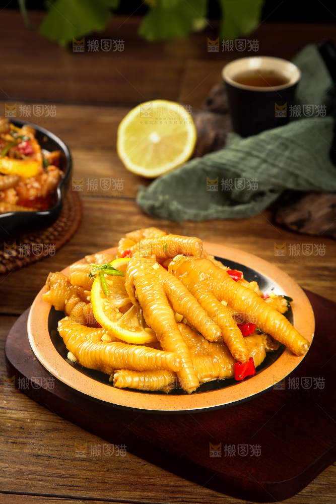 深底上的柠檬鸡爪