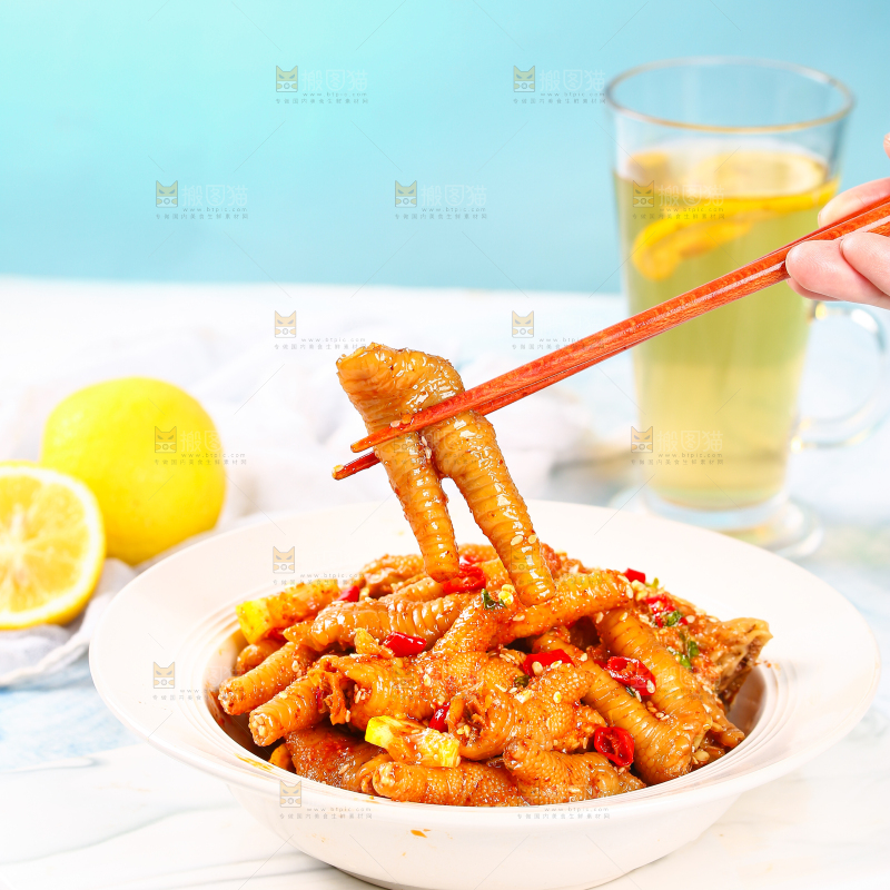 浅底上的香辣鸡爪