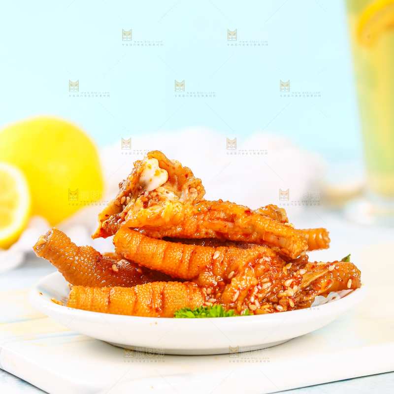 浅底上的香辣鸡爪