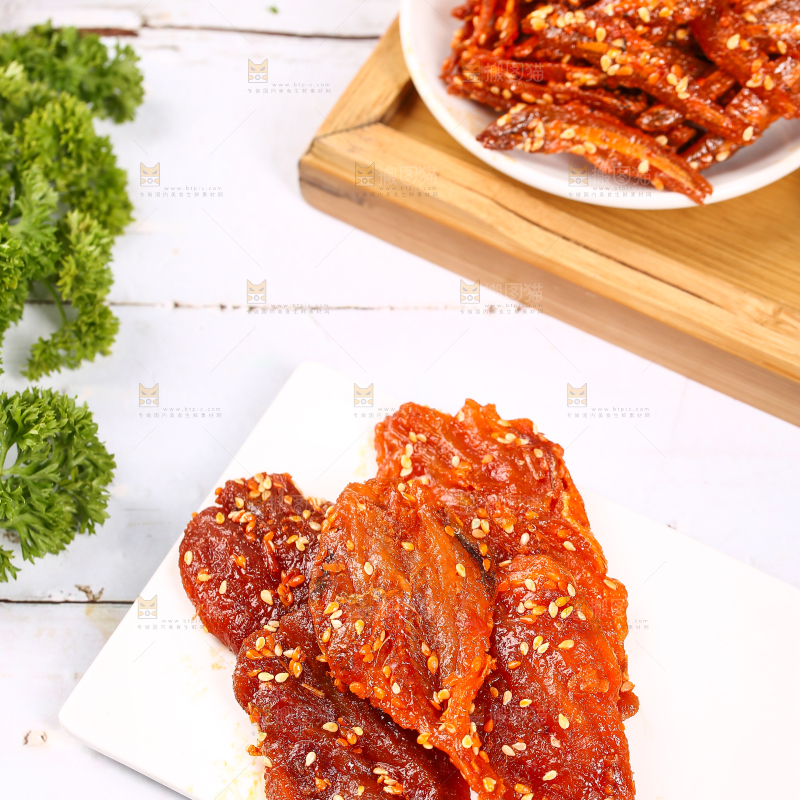 浅底上的蜜汁红娘鱼