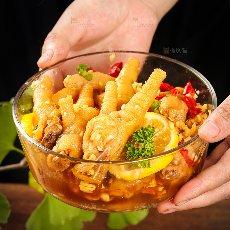 深底上的柠檬鸡爪