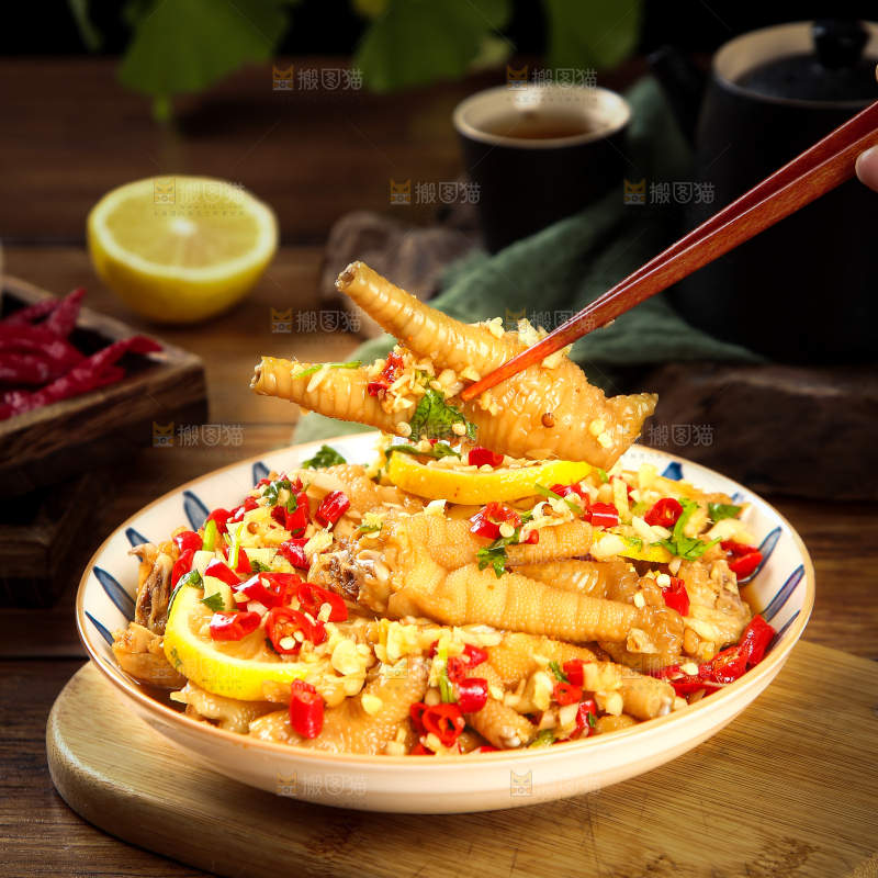 深底上的柠檬鸡爪
