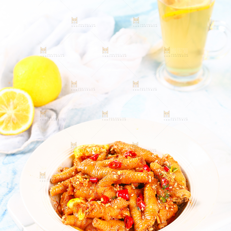 浅底上的香辣鸡爪