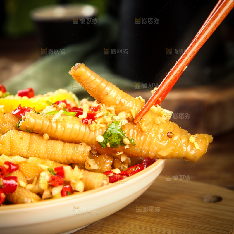 深底上的柠檬鸡爪