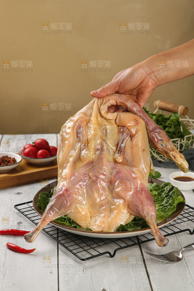 木底上的风干鸭