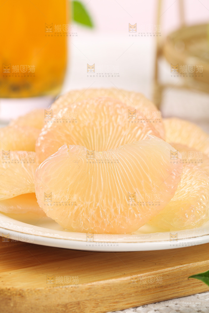 浅底上的文旦柚