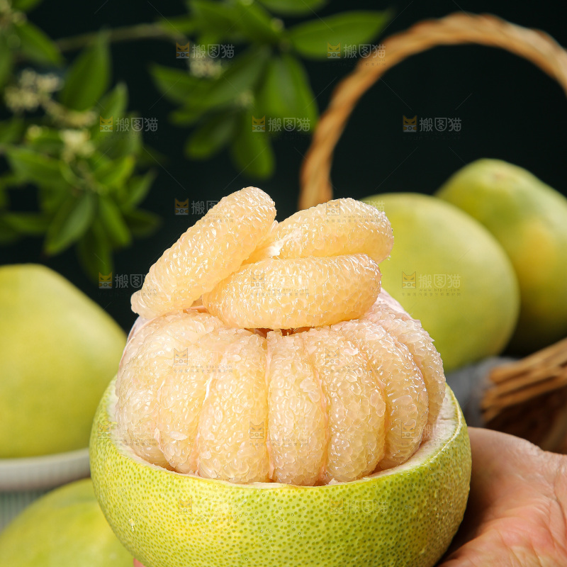 深底上的文旦柚