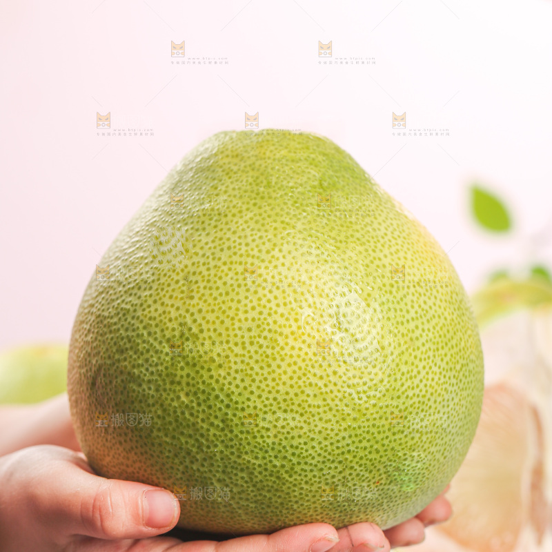 浅底上的文旦柚