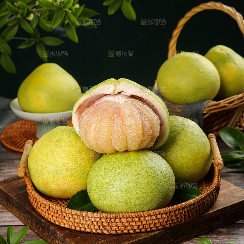 深底上的文旦柚