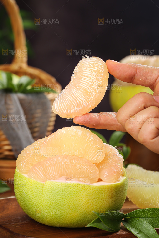 深底上的文旦柚