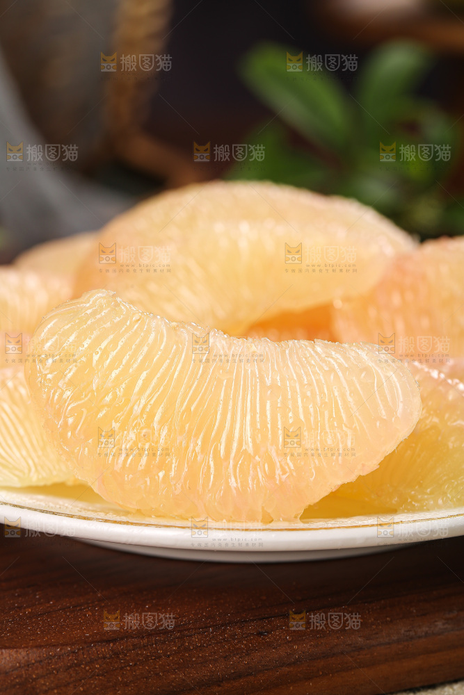 深底上的文旦柚