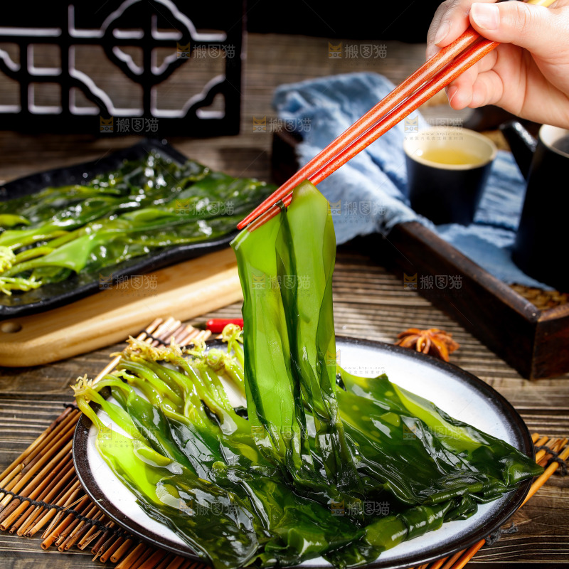 木底上的海带苗
